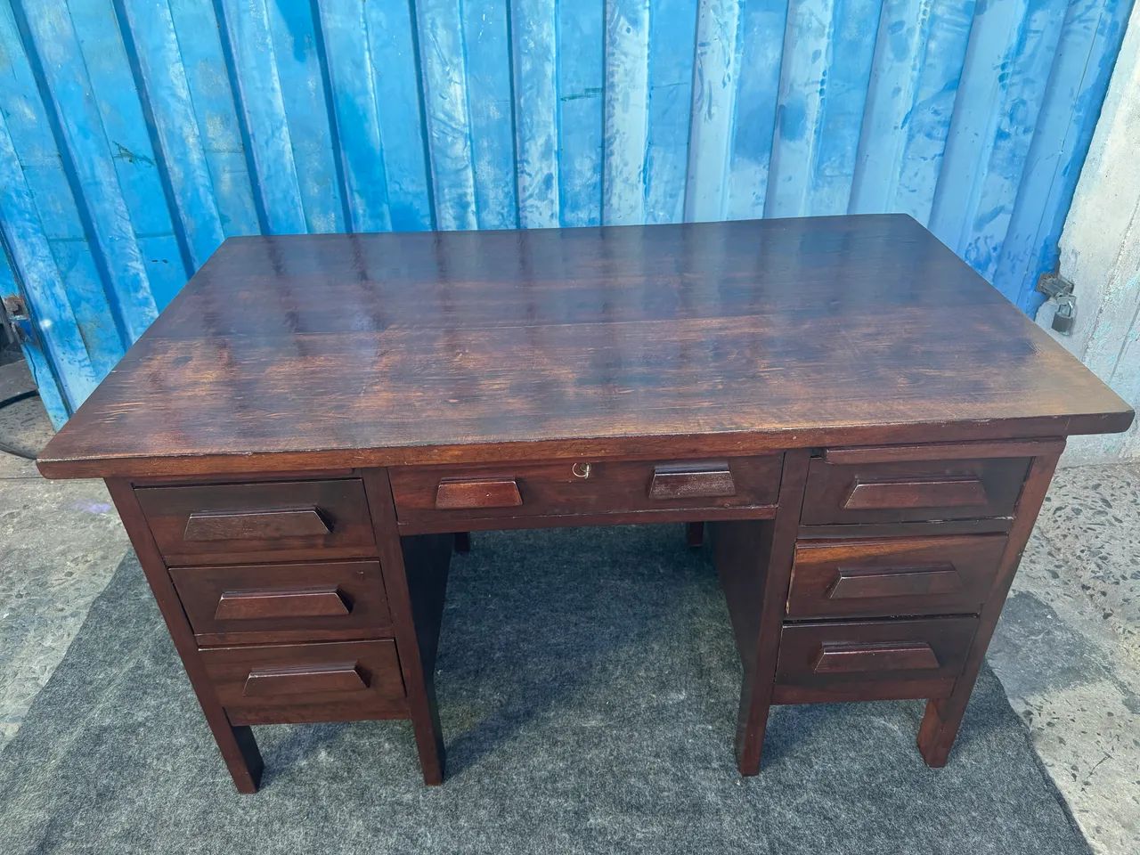 Vendo mesa de escritório de madeira demolição 