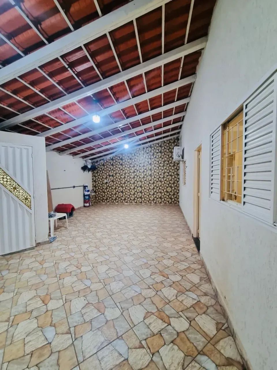 Vendo linda casa reformada no Leste do Gama