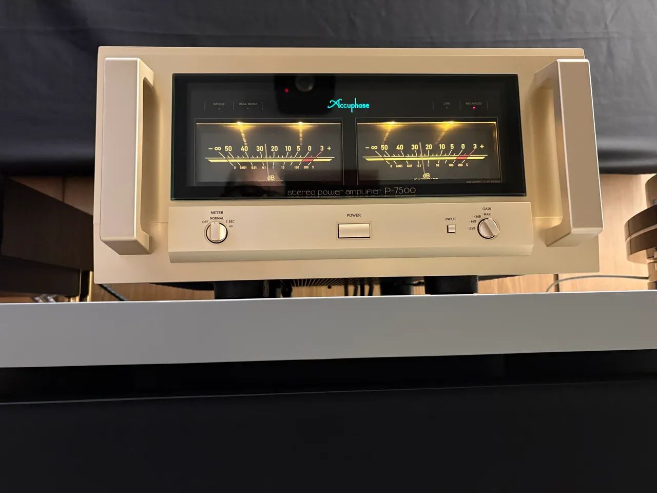 Power Accuphase P-7500