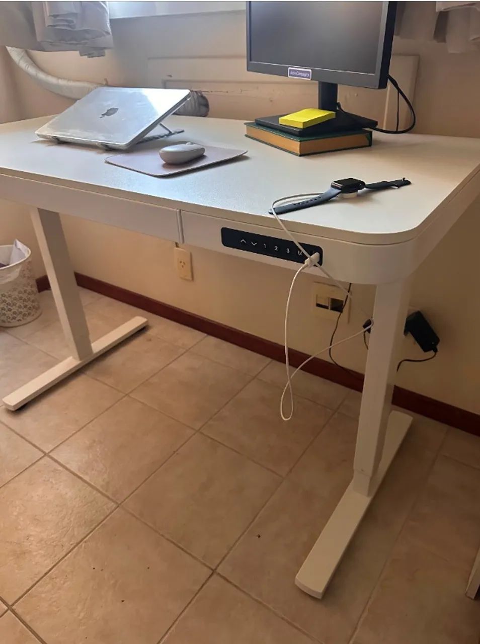 Mesa de Escritório Branca Com Regulagem de Altura  - Foto 5