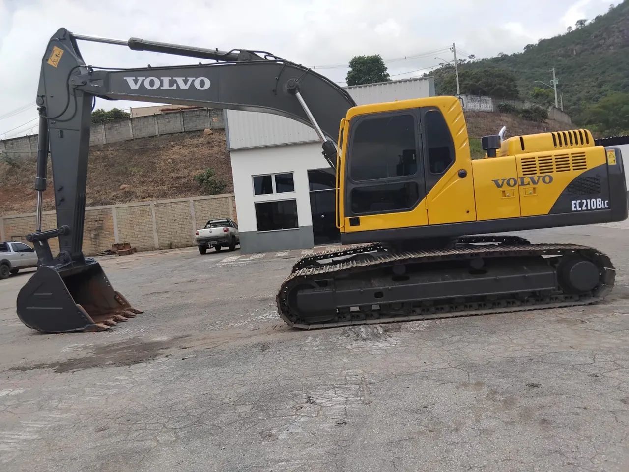 Escavadeira Volvo EC210B - Foto 3