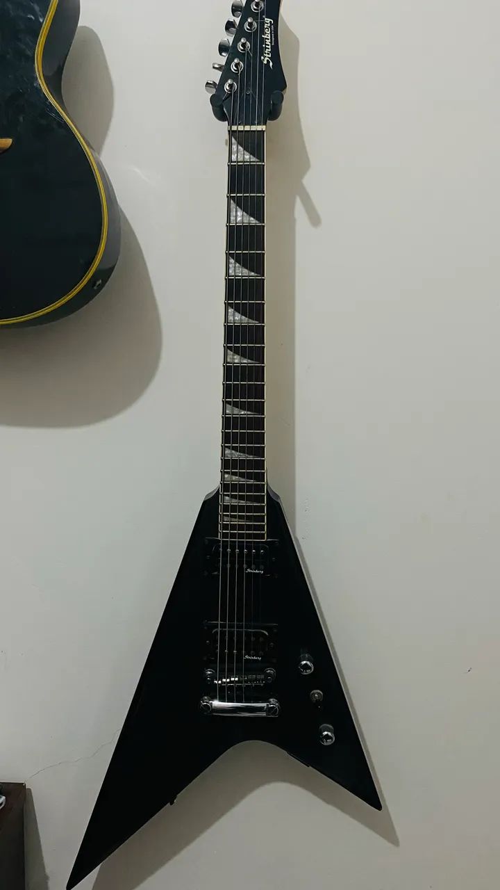 Guitarra Strinberg Flying V