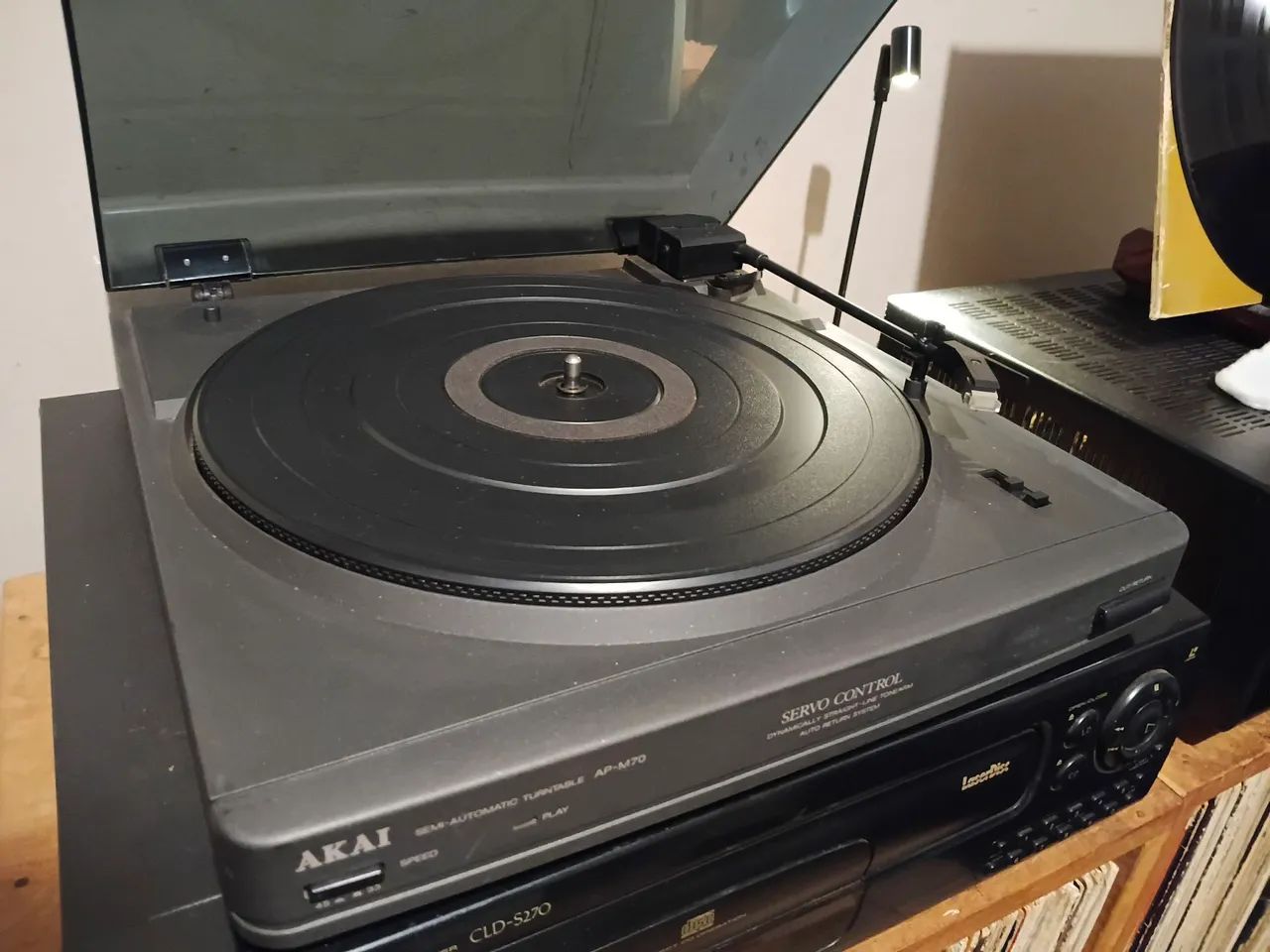 Toca disco akai  ap M70