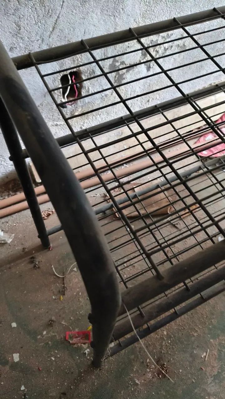 Sapateira prateleira de ferro preta aramada  - Foto 4