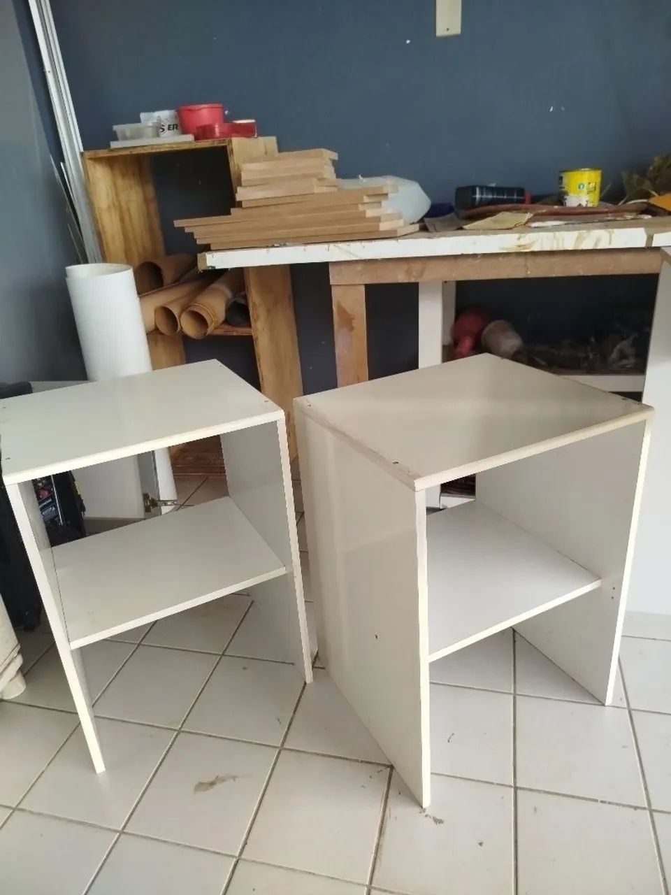 Mesinha de canto / criado mudo 