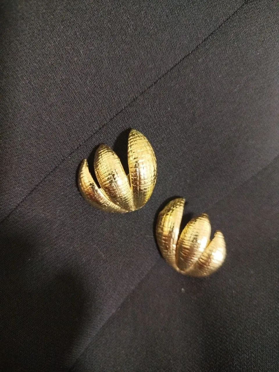 Brinco Gazin, foliados a ouro 18k - Foto 3