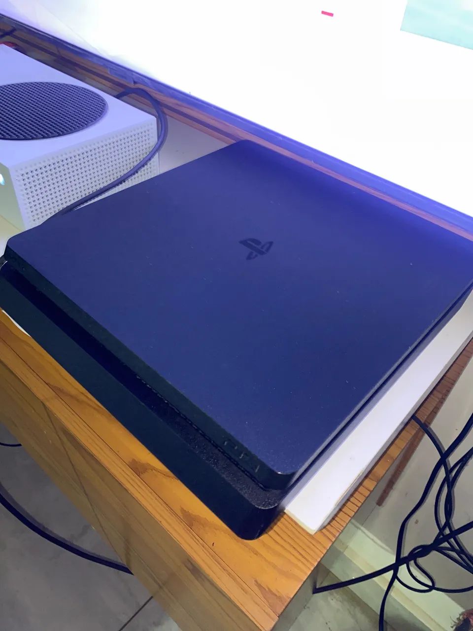 Ps4 com dois controles com caixa 
