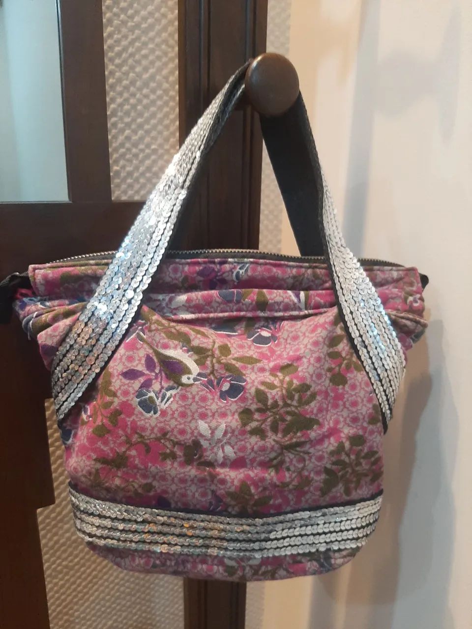 Bolsa DZ floral com paetês. DZARM - HERING. - Foto 2