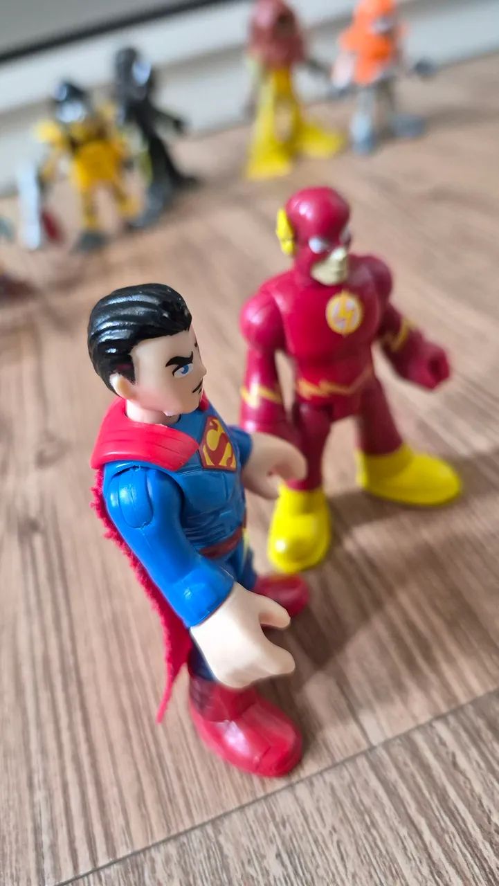 Bonecos articulados Imaginext DC super friends Superman e Flash - Foto 4