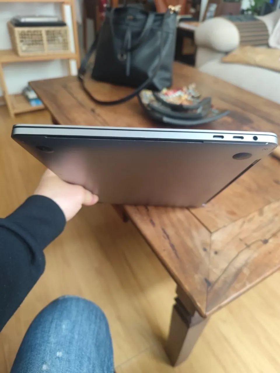 Macbook Pro 2017 i5 Touchbar 13 polegadas  - Foto 3