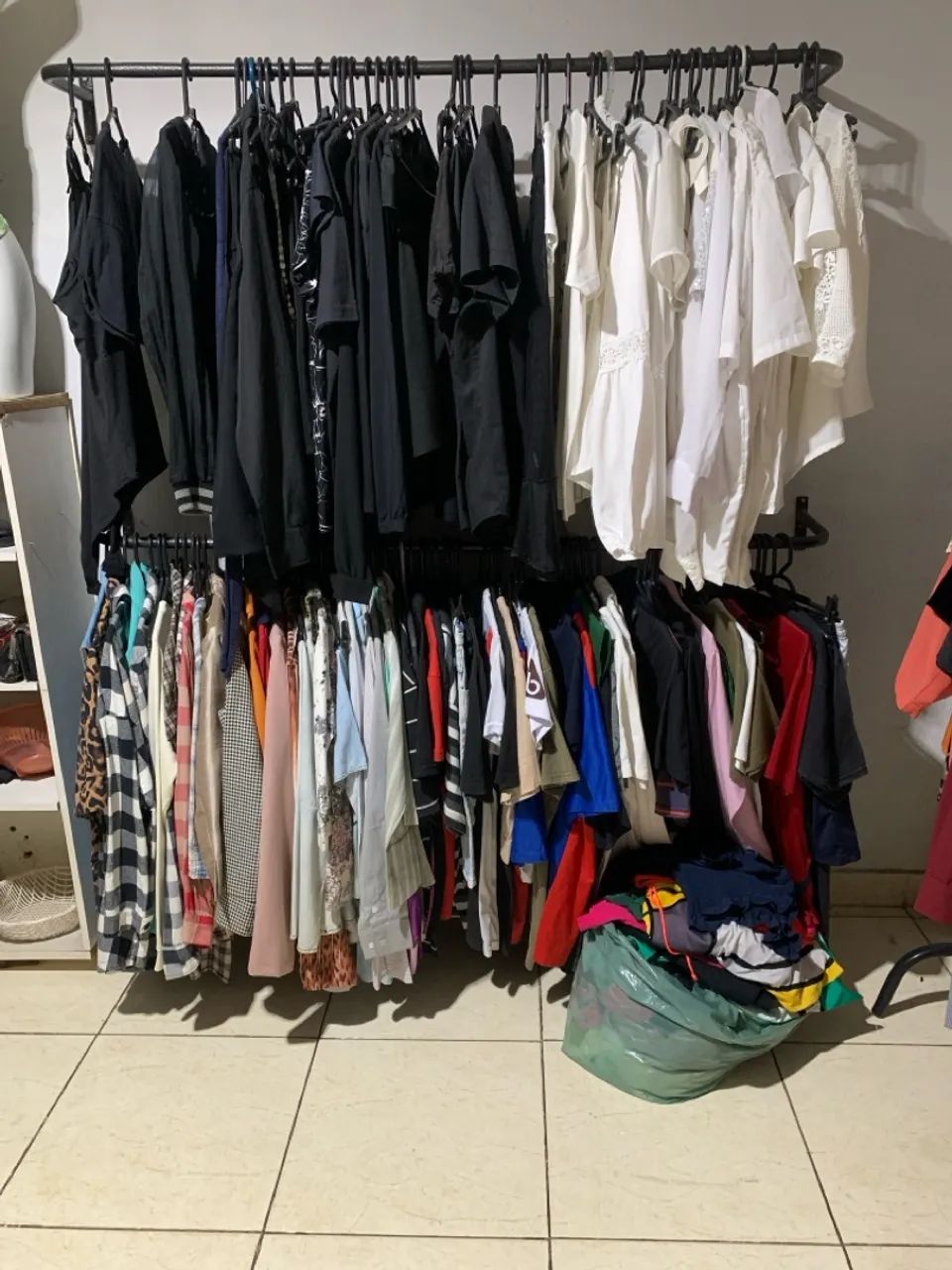 ROUPAS DE BRCHÓ 5 REAIS CADA PEÇA  - Foto 2