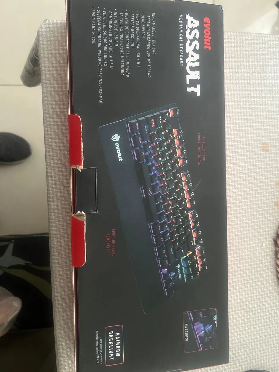 Teclado mecânico bem conservado 