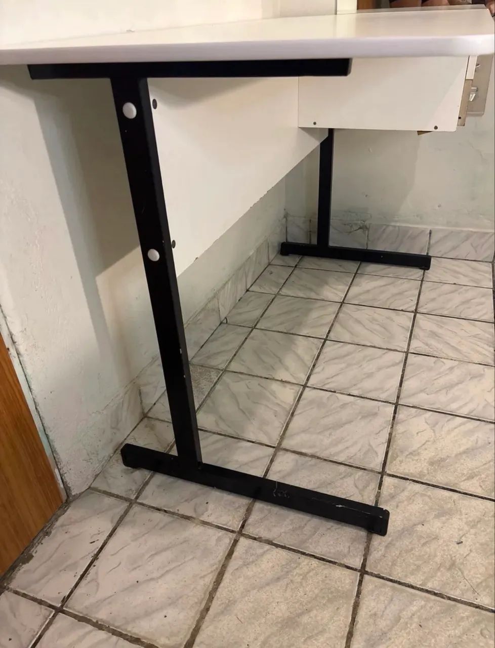 Mesa de escritório e de estudo  - Foto 5