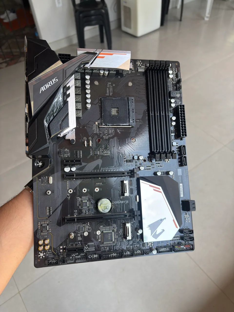 PLACA-MÃE GIGABYTE B450 AORUS ELITE V2 - REV. 1.0  - Foto 3