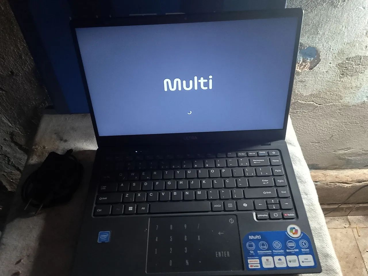 Vendo notebook Multi Intel 