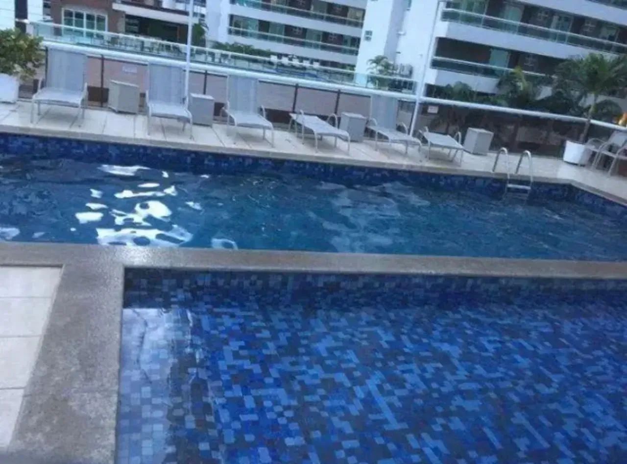 Alugo apartamento mobiliado com três dormitórios