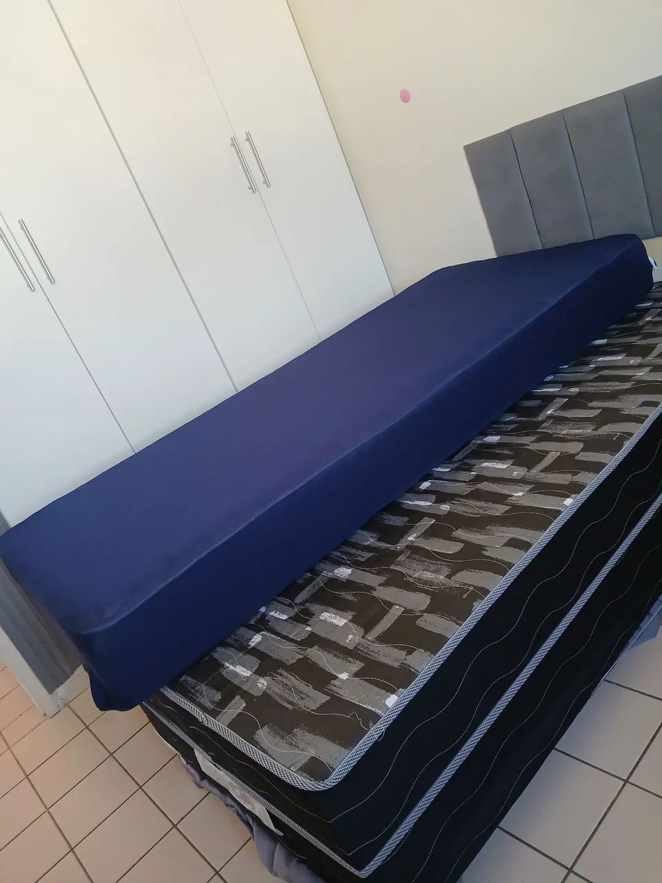 Cama de solteiro box com colchão