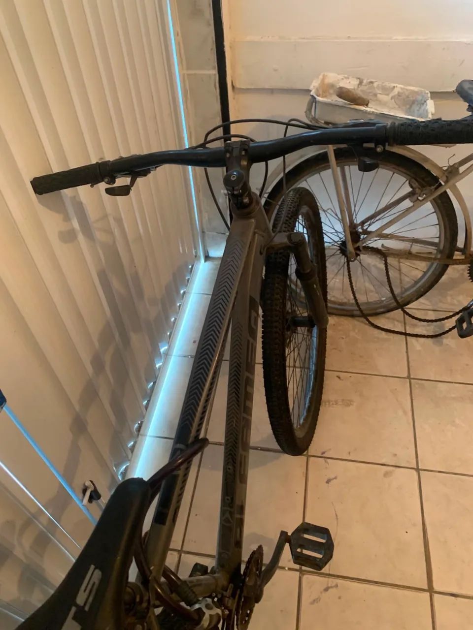 Bicicleta Aro 29 - Com NOTA!!! - Foto 3