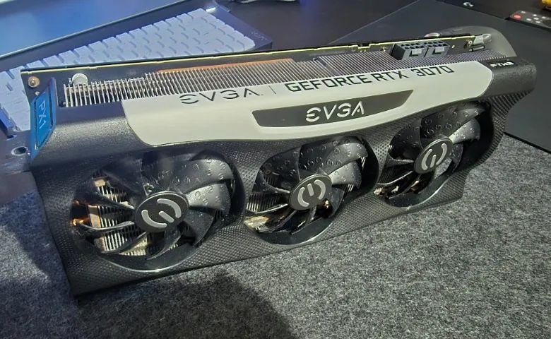 Nvidia Geforce RTX 3070 EVGA FTW3 - Foto 3