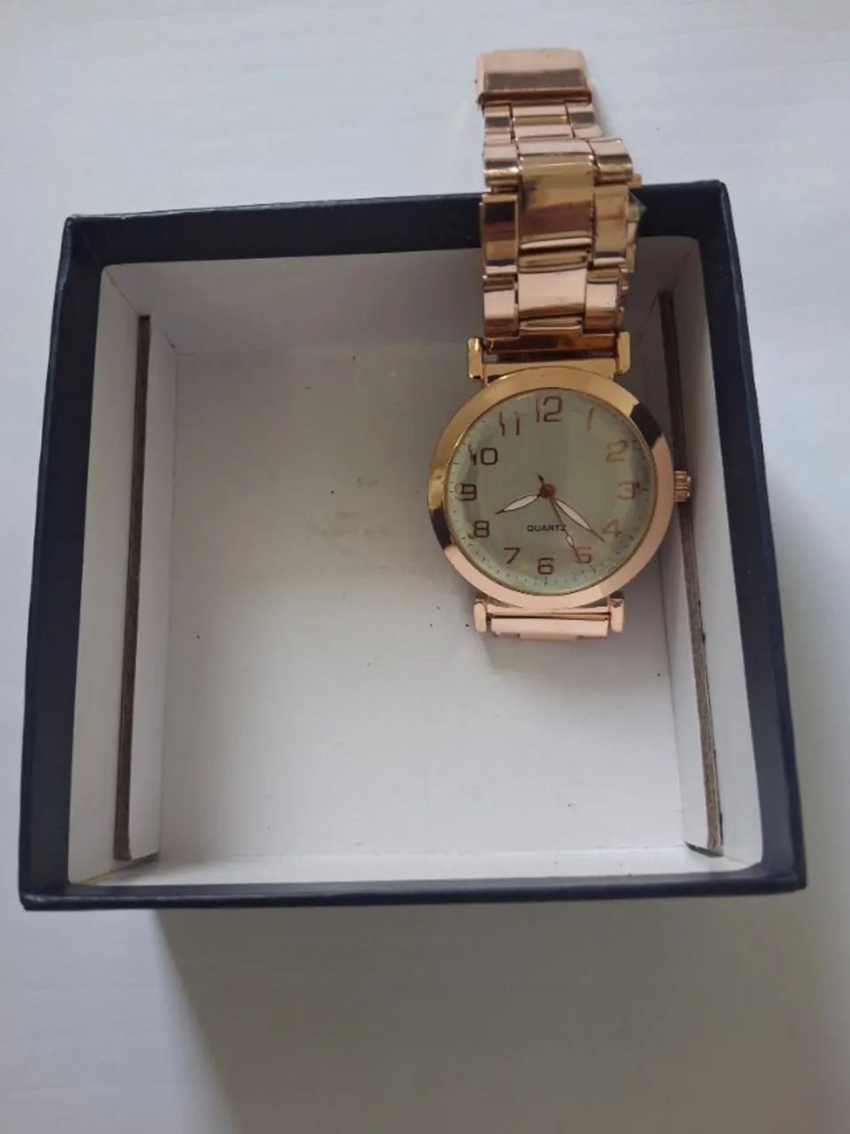 RELOGIO QUARTZ DOURADO