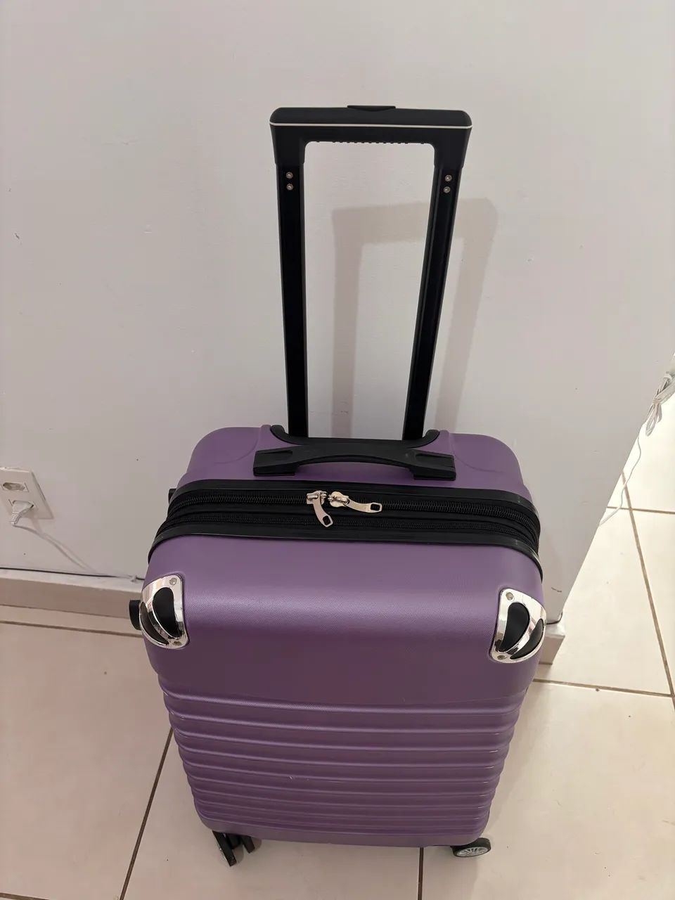 Mala de bordo rígida roxa - 4 rodas