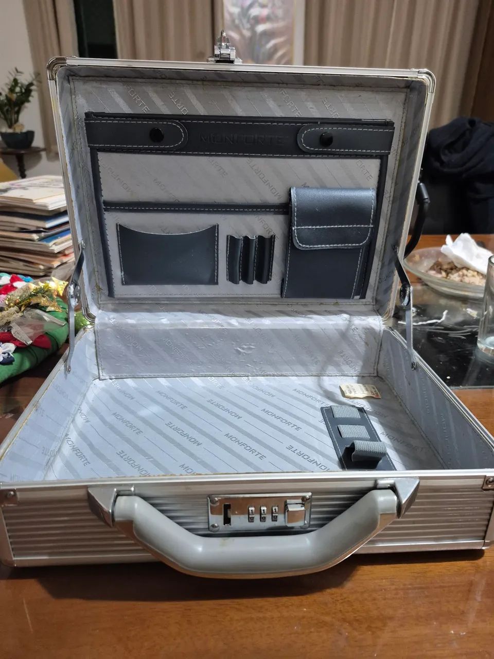 Maleta de aço 