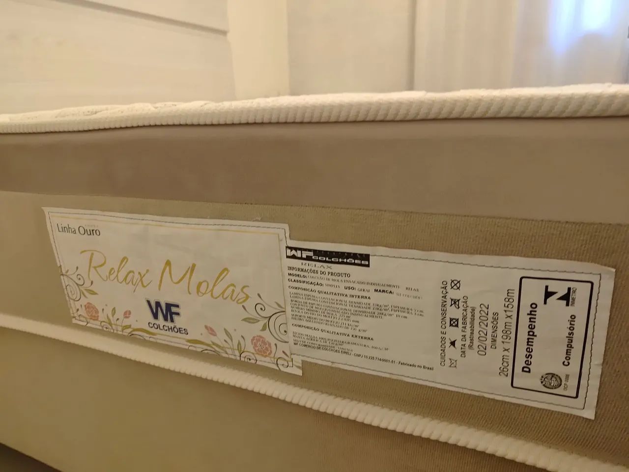Cama box Queen ótima qualidade 