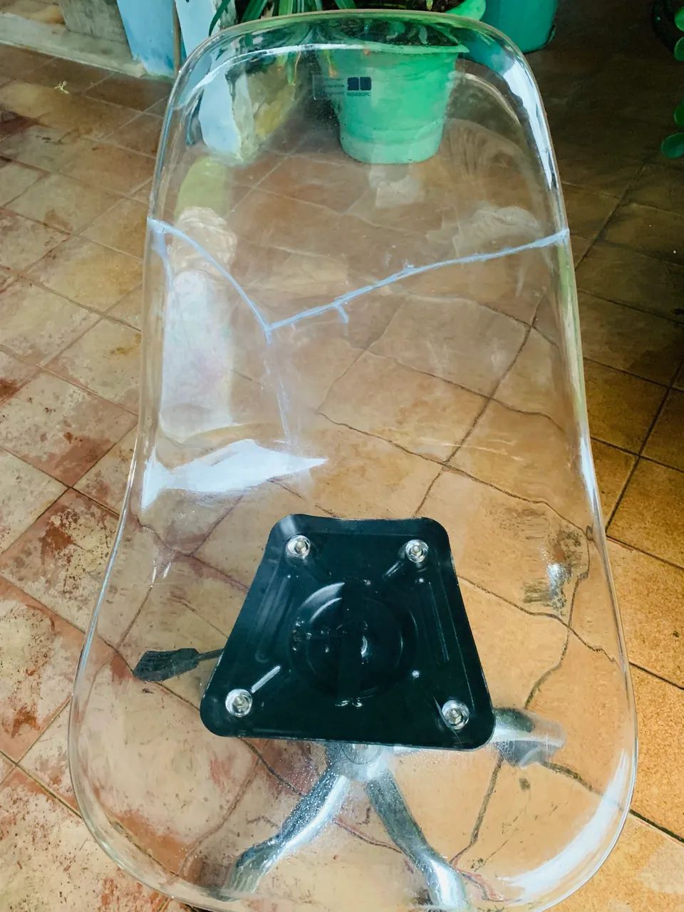 Cadeira transparente 