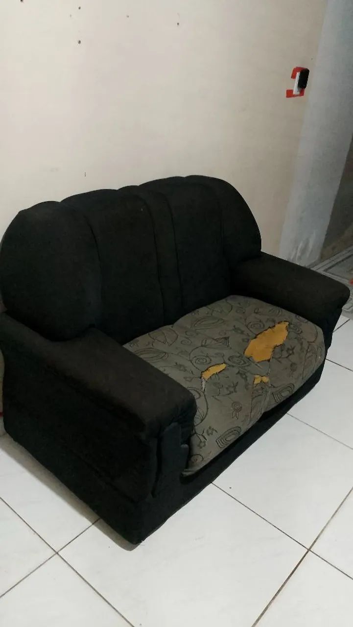 Vende-se um sofá 