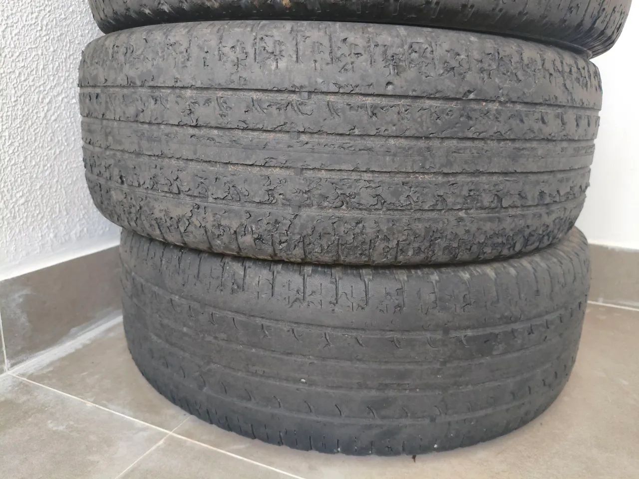 Pneus Goodyear EfficientGrip SUV  215 / 60 R17 - Foto 6