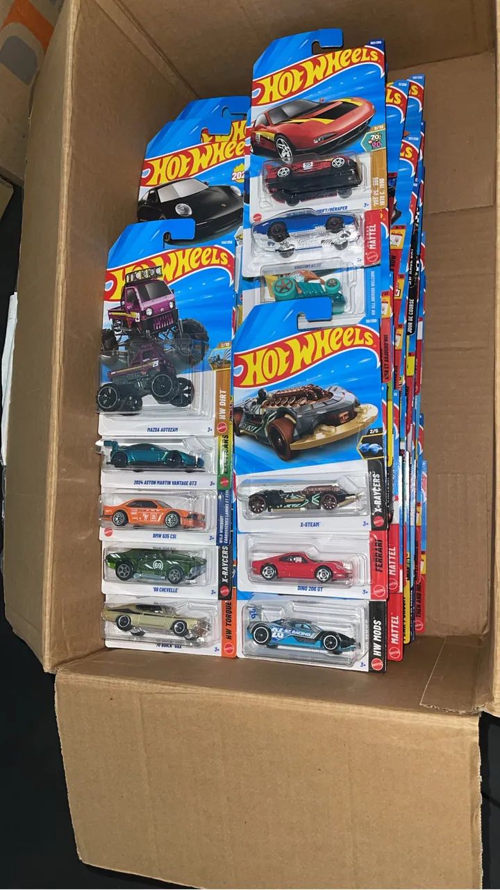 118  Hot Wheels sortidos. Linha básica.  - Foto 2