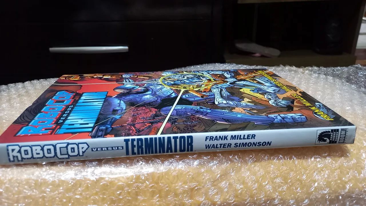 Robocop versus Terminator - Foto 3