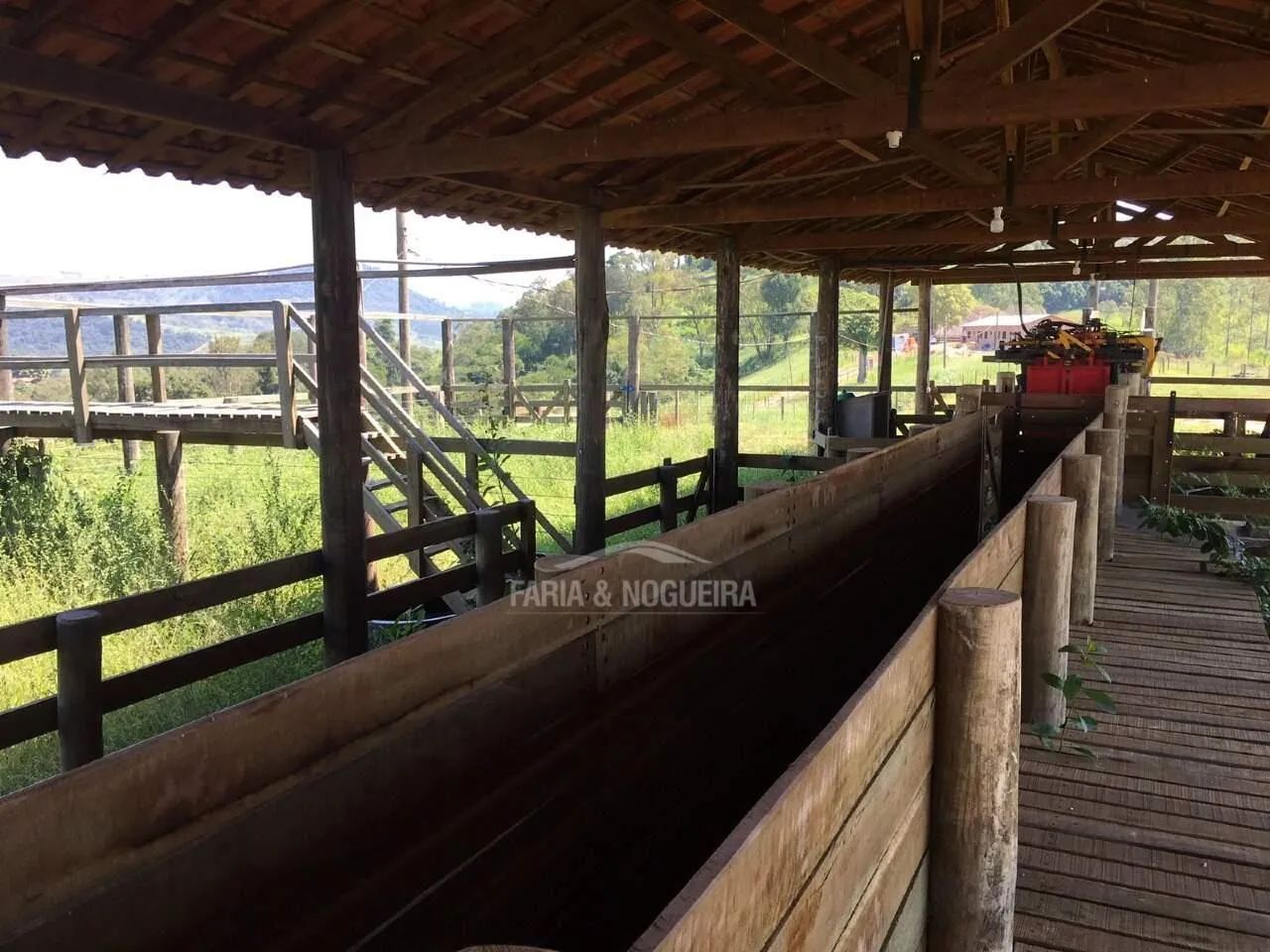 Sítio à venda, 8 quartos, 12 vagas, Itapé - Corumbataí/SP - Foto 3