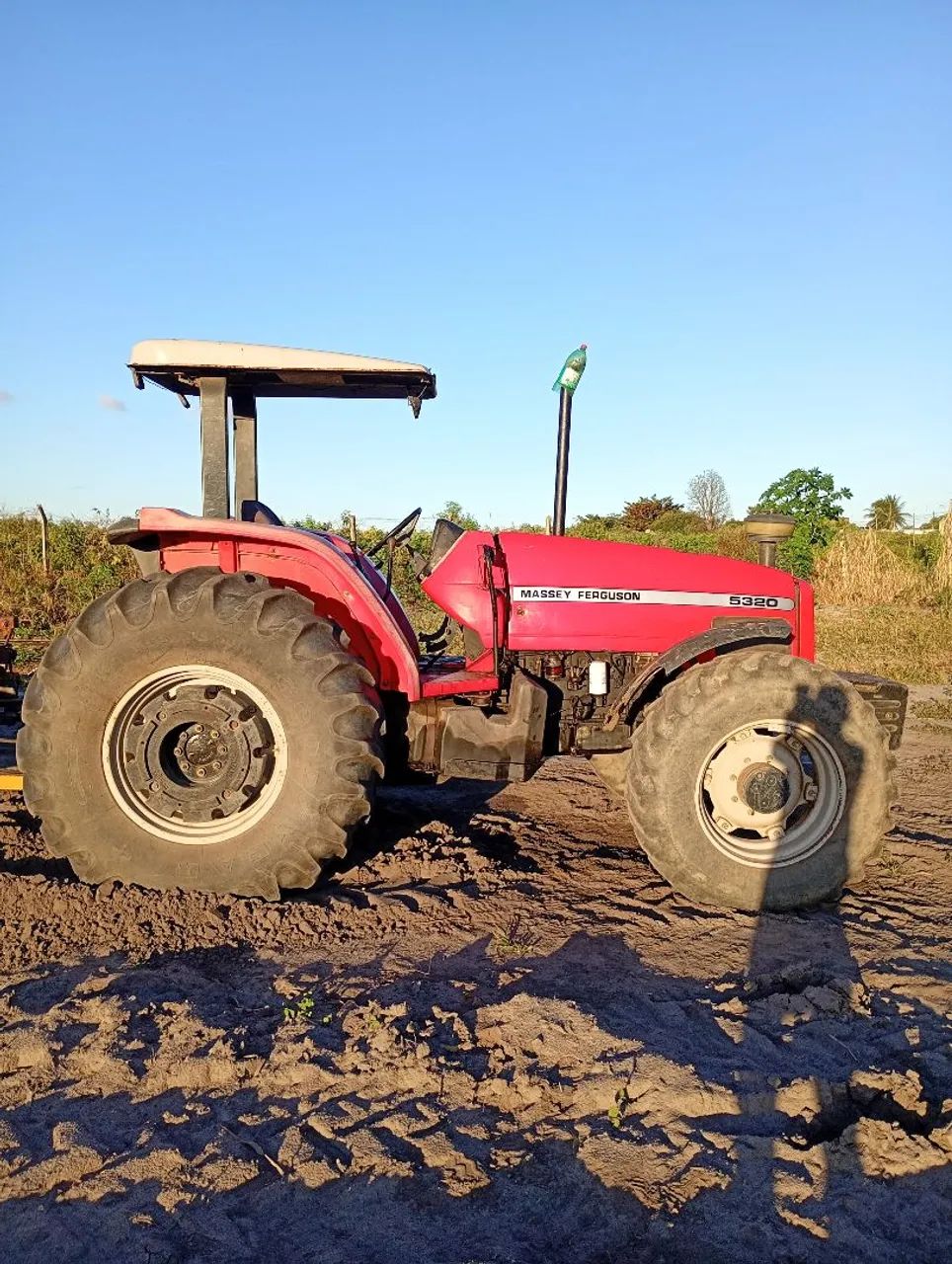 Trator Massey Ferguson 5320 4×4 e grade aradora 20 discos  - Foto 4