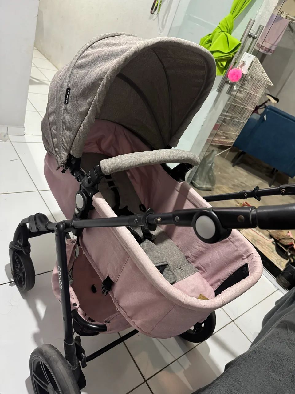 Carrinho de bebê cosco 
