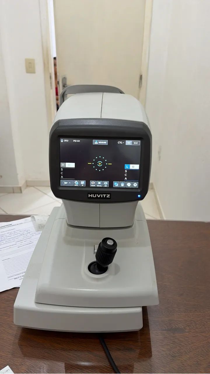 Auto Refrator Huvitz  - Foto 3