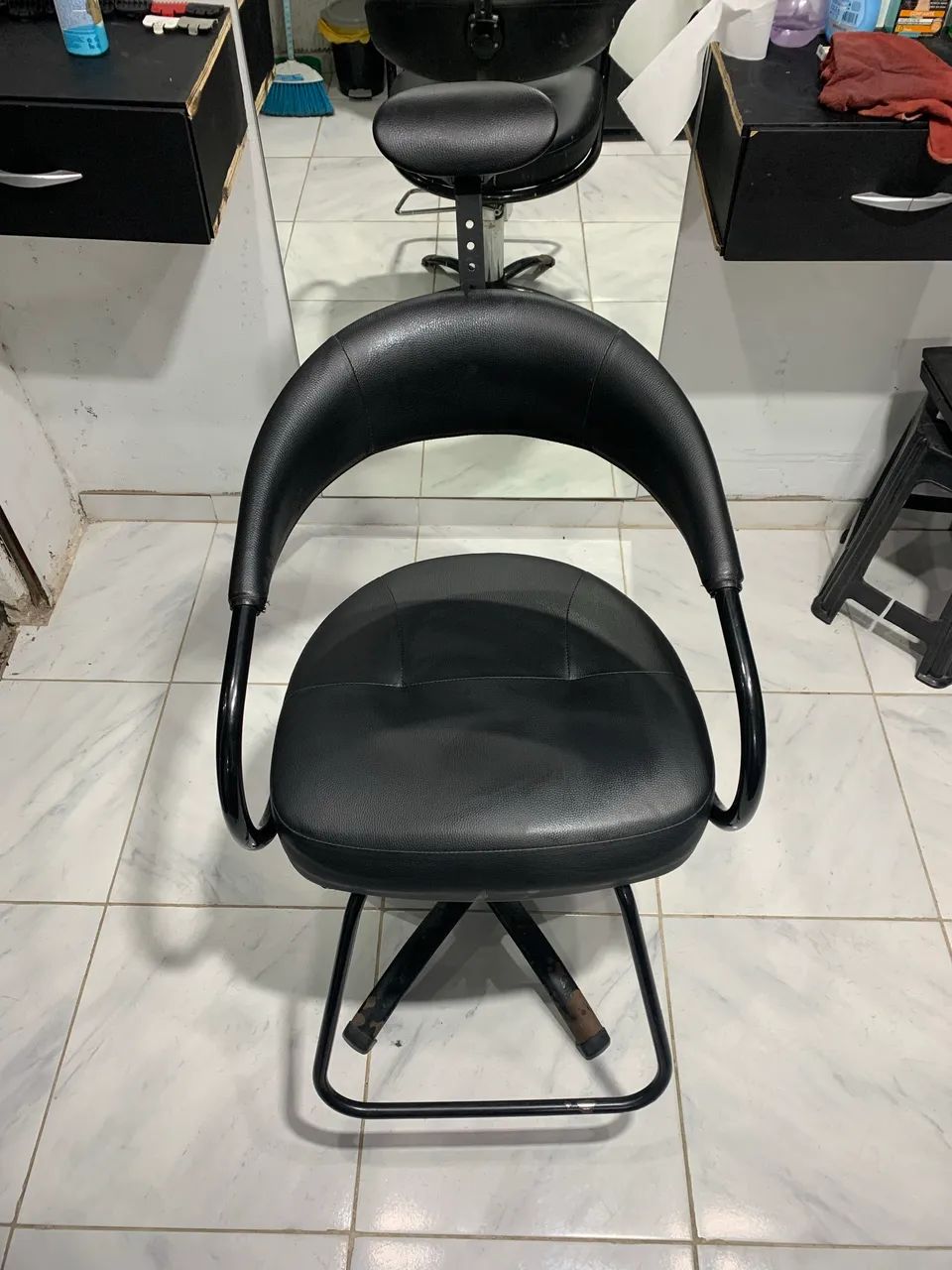 Cadeira dompel de barbearia semi nova - Foto 2