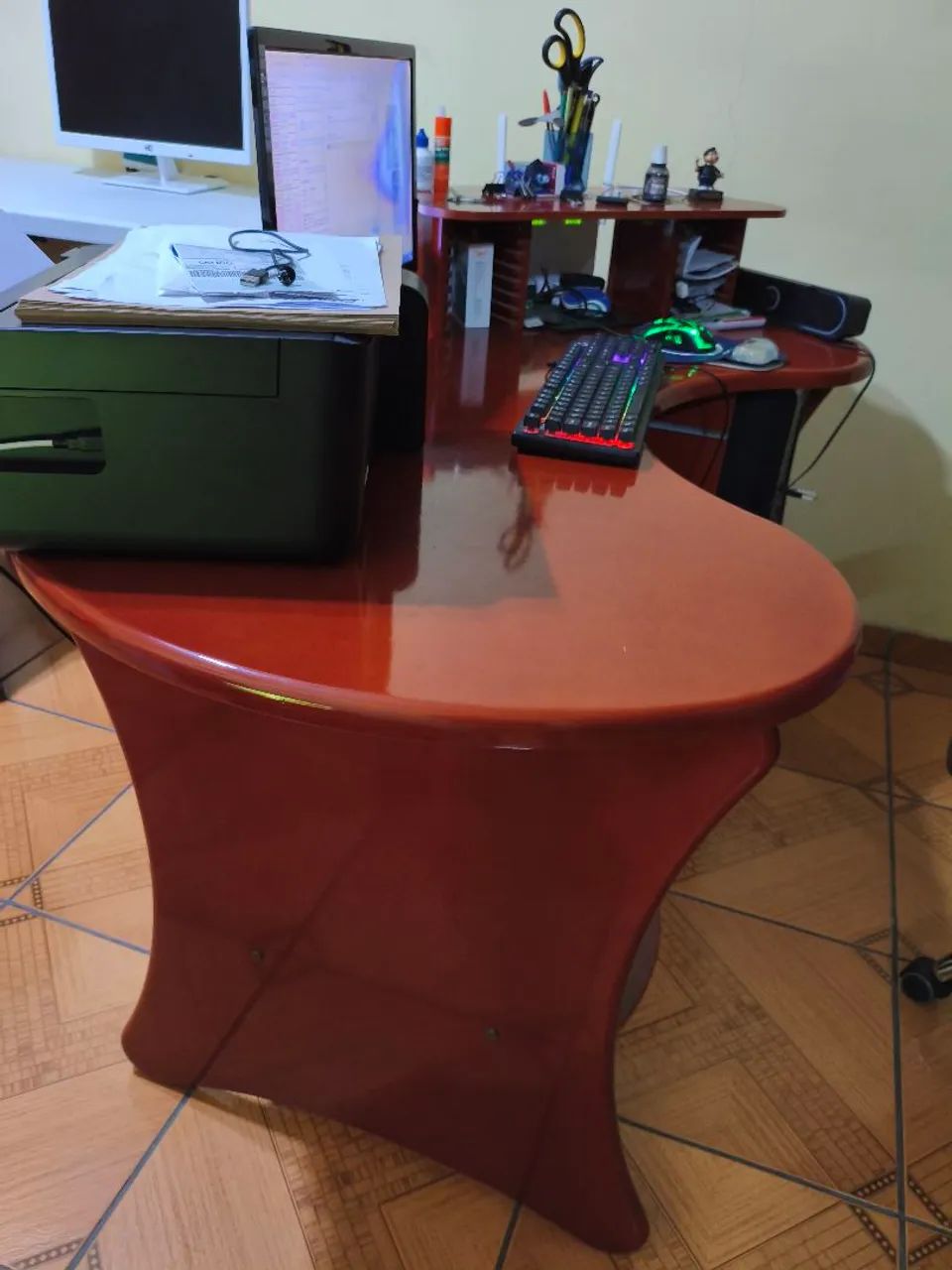 Vendo mesa de escritório/Pc em mogno  - Foto 5