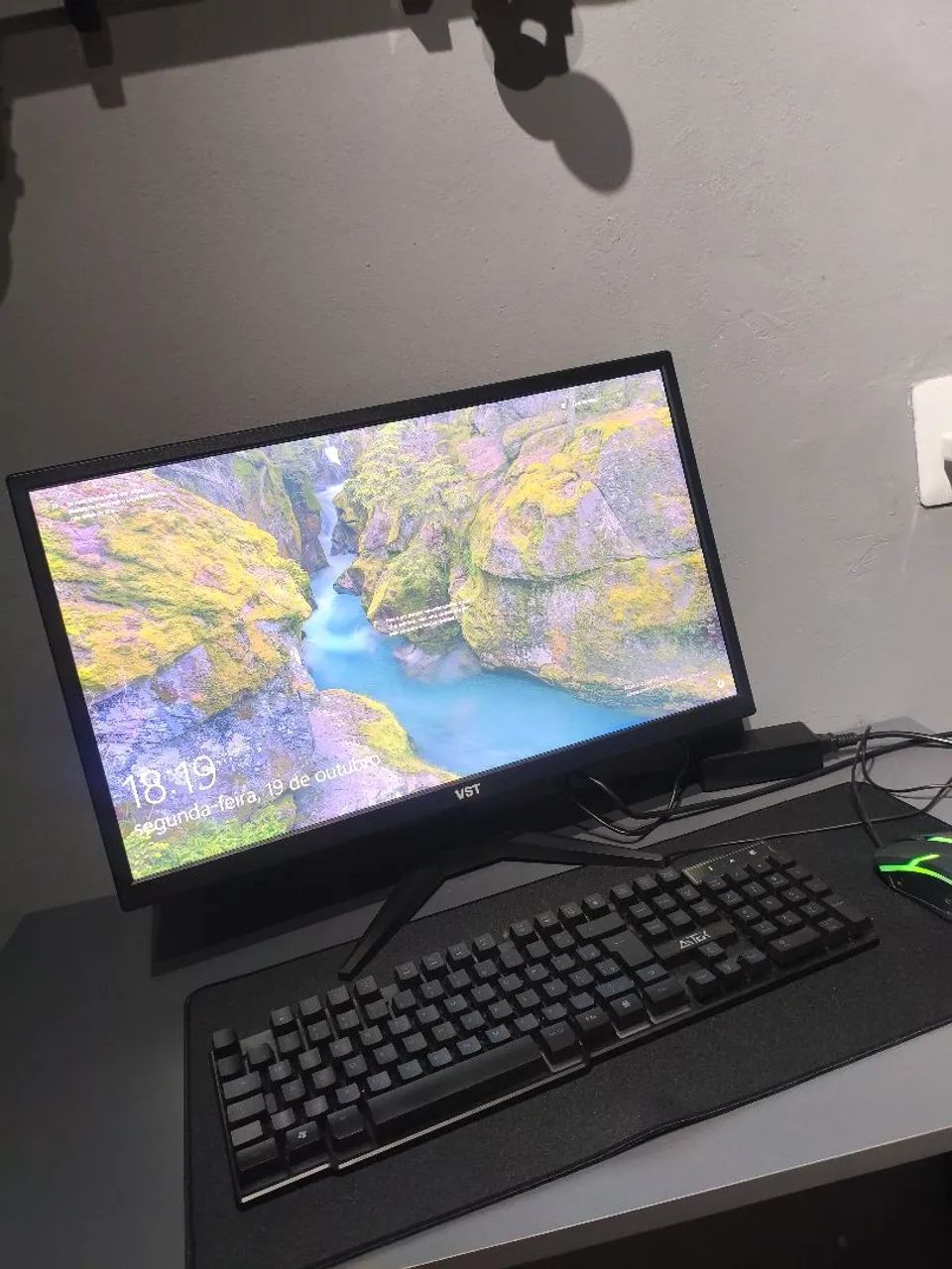 Monitor VST Tela LCD em Ótimo Estado - Funcionando Perfeitamente - Foto 4