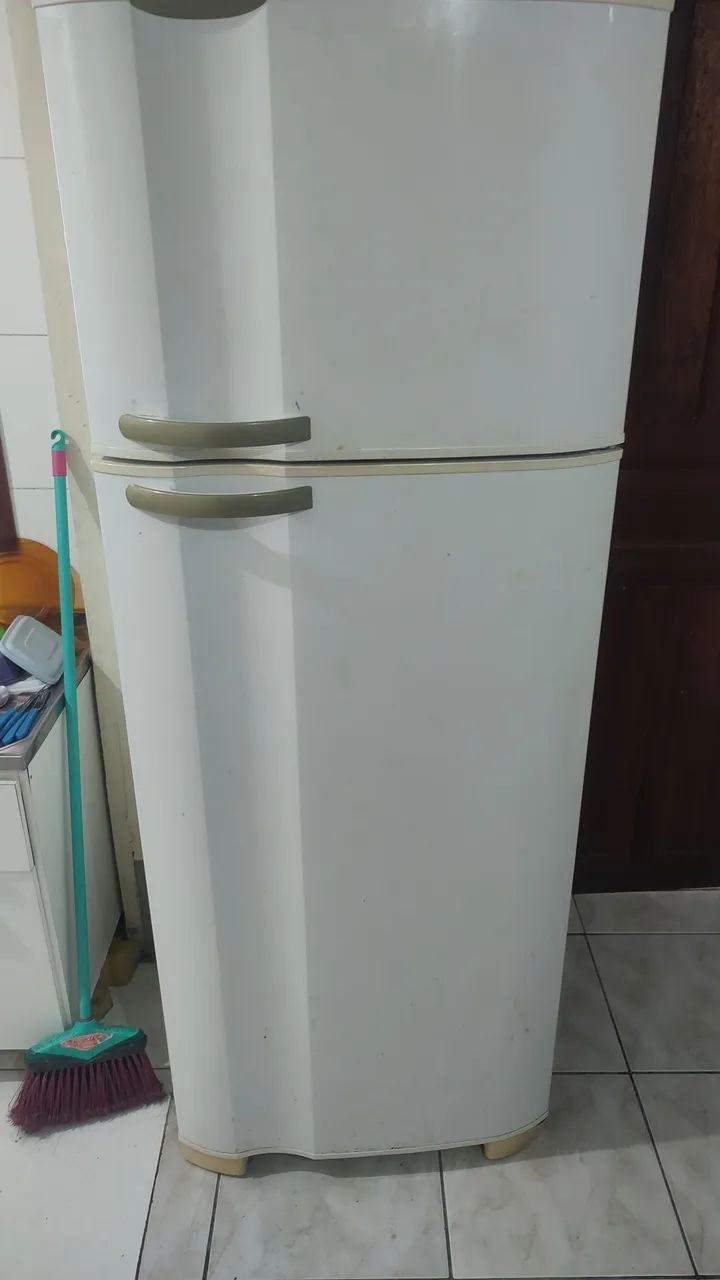 Geladeira Eletrolux dc49a 