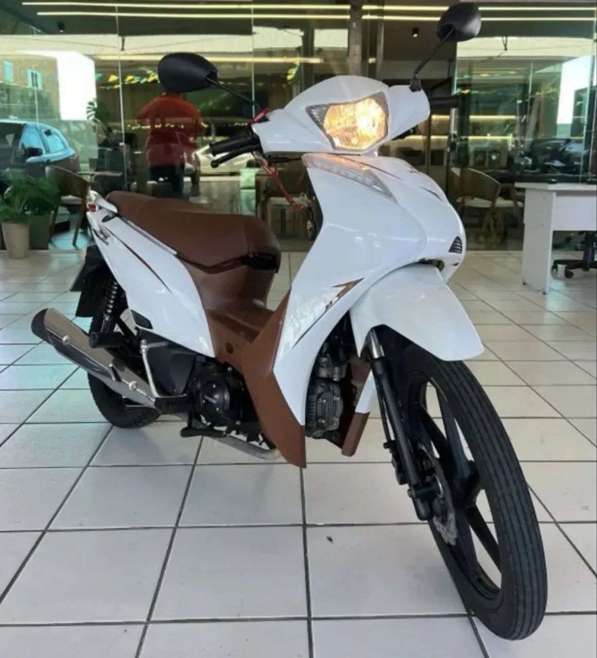 A MOTO DOS SEUS SONHOS, A BRANQUINHA COM MARRON - Foto 5