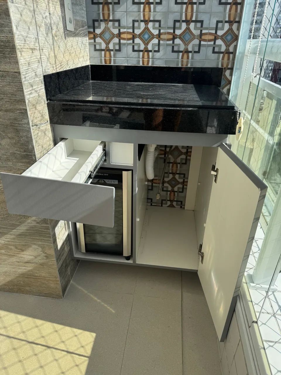 Bancada em granito + Cuba inox + Móveis planejados completos MDF - Foto 2