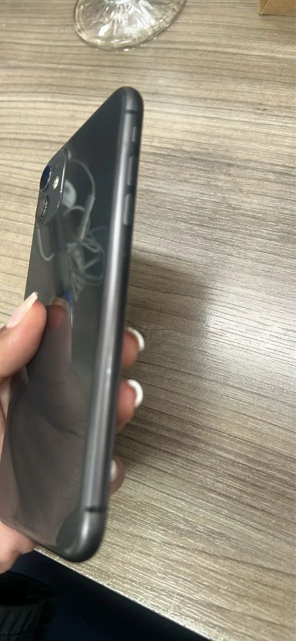 iPhone 11 black  - Foto 3