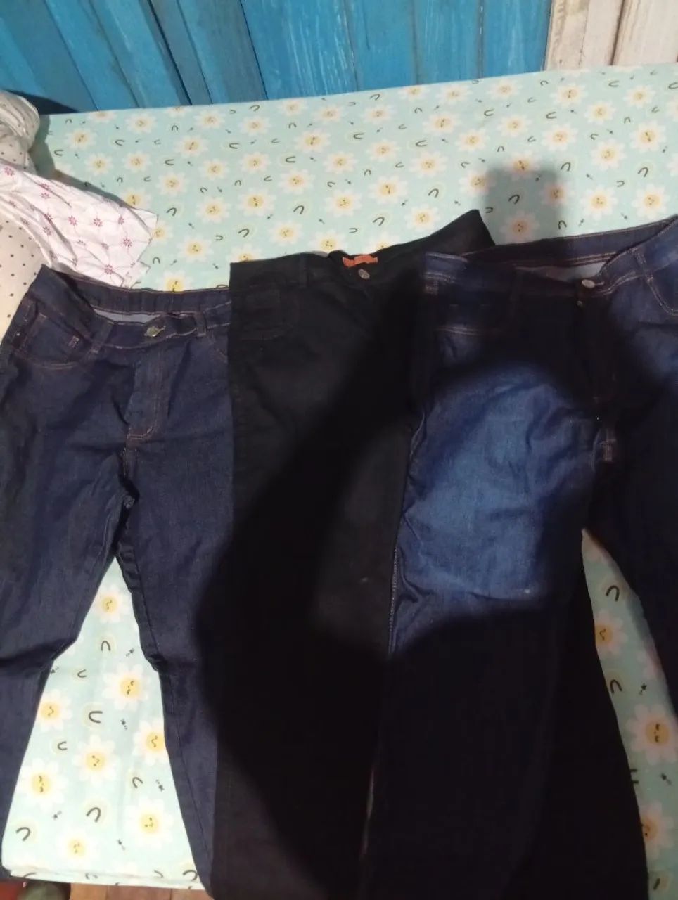 Vendo 3 calça jeans nova - Foto 2