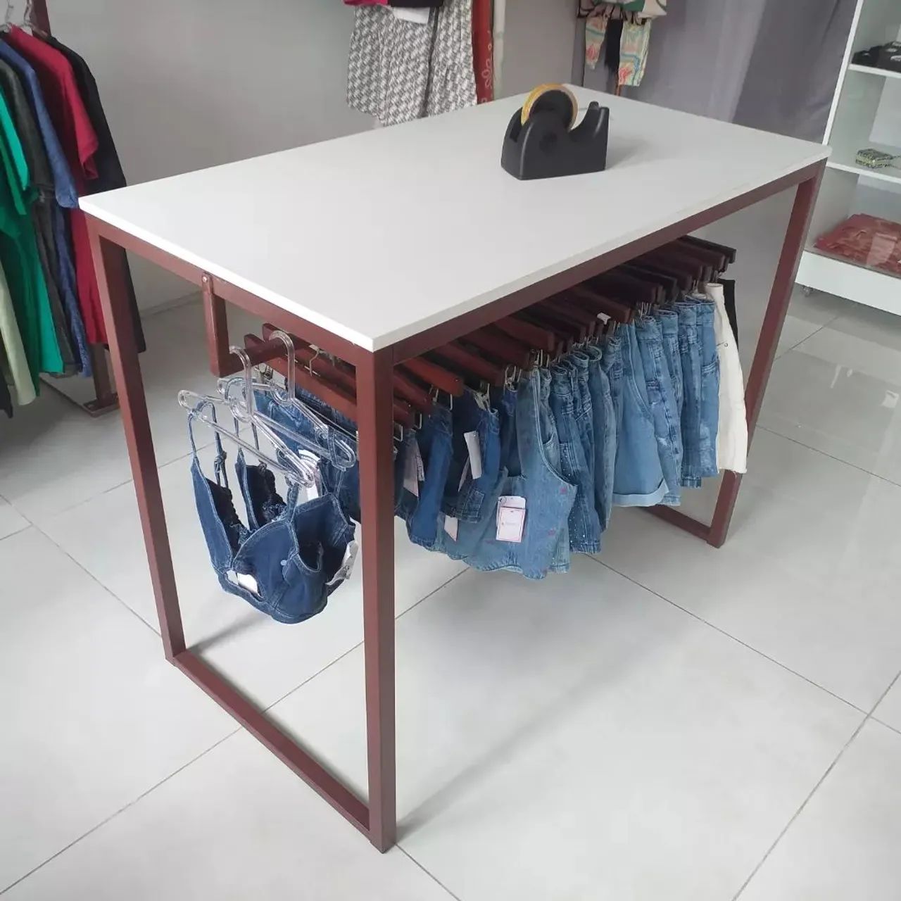 Fazemos Mesas para Lojas 250 r$ - Foto 3