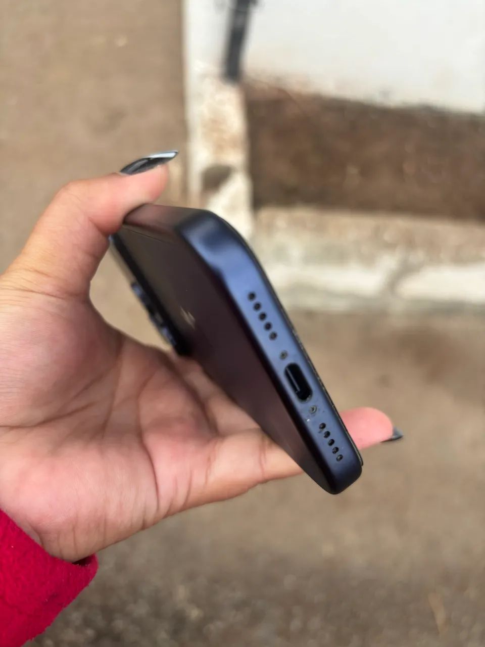 iPhone 17 pro na cor azul 256gb em perfeito estado com 100% de saúde de bateria - Foto 3