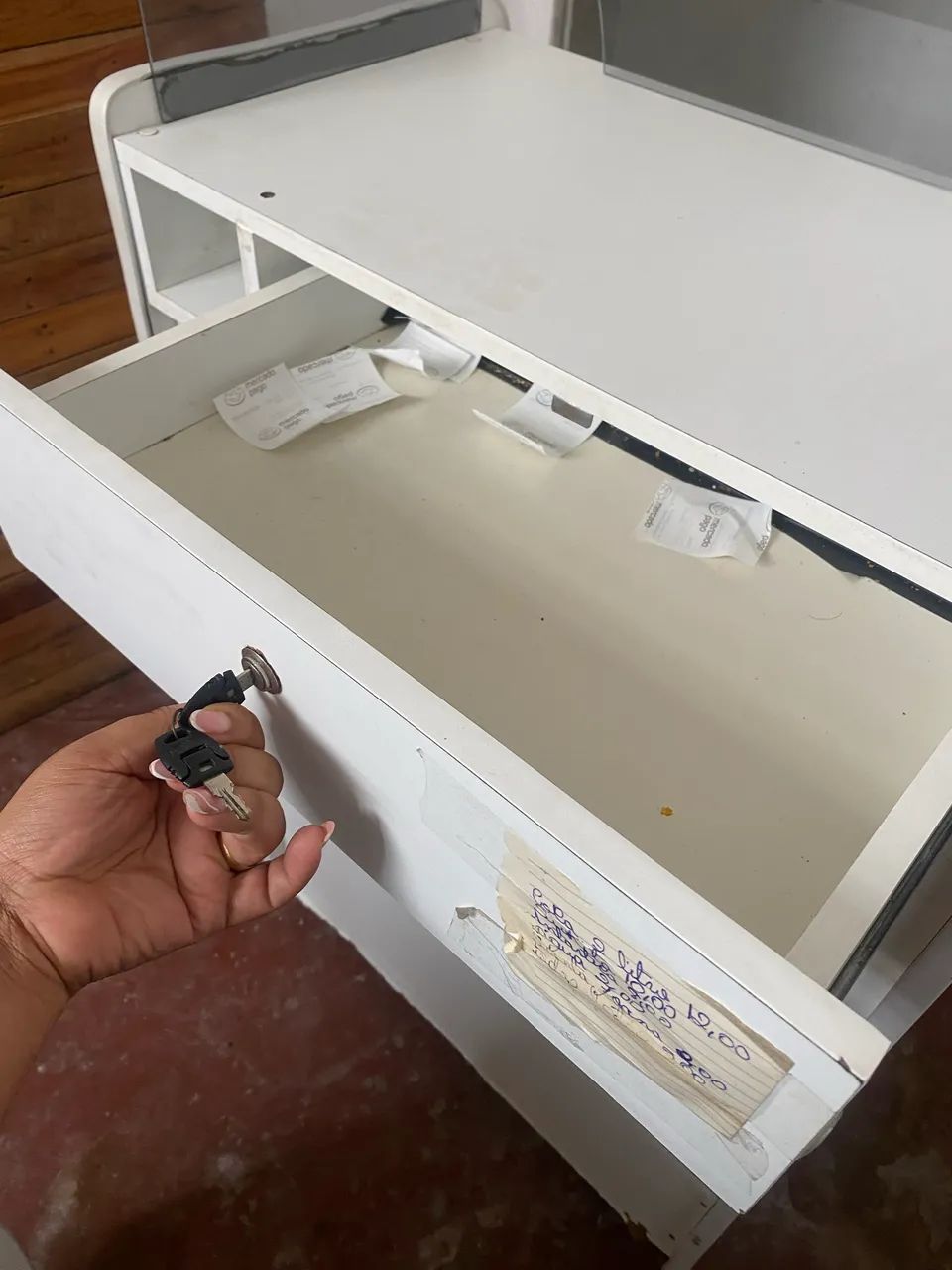 Vendo 2 balcão expositor  - Foto 3