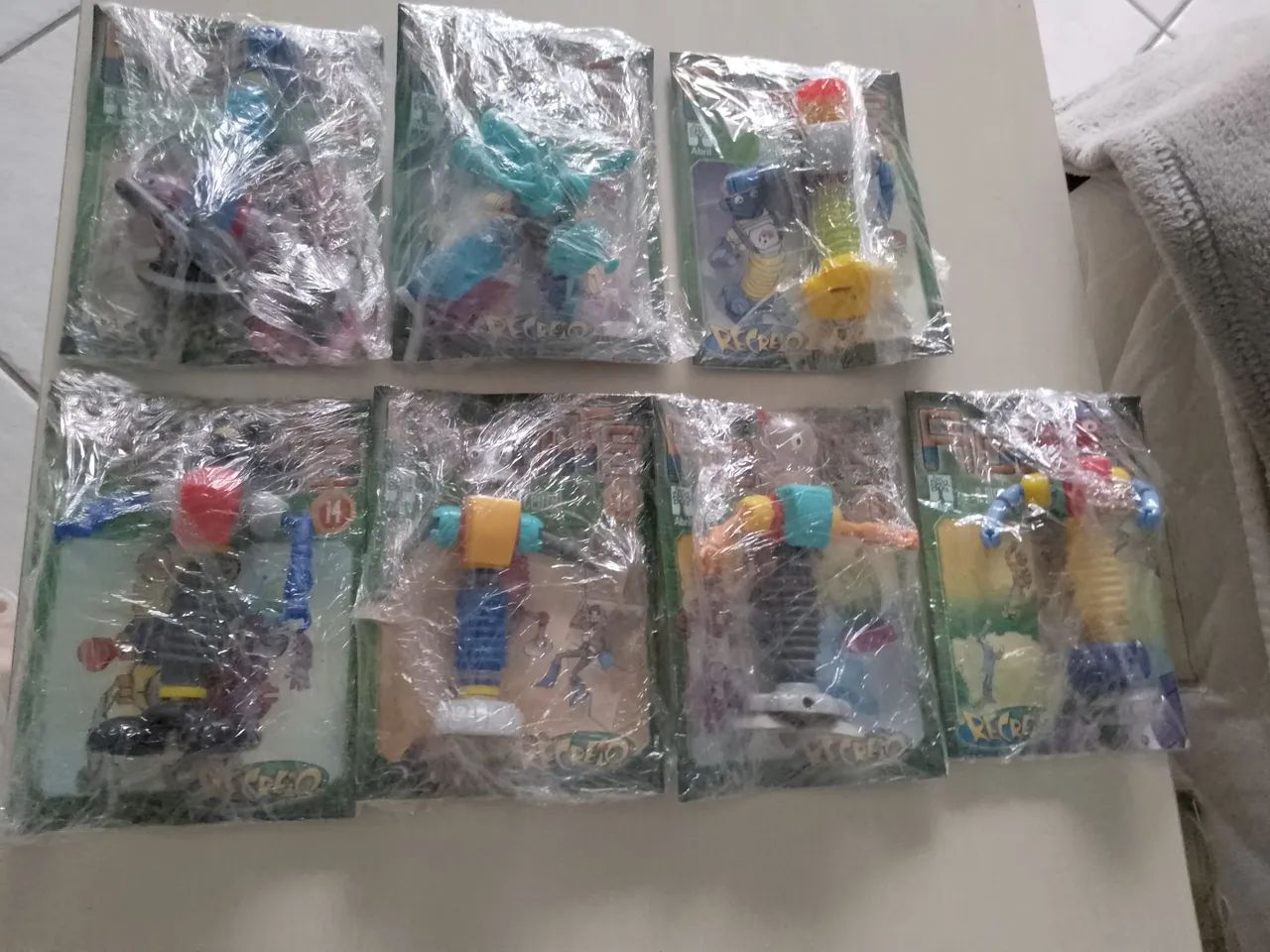 Mini gibi Robits+ boneco.
