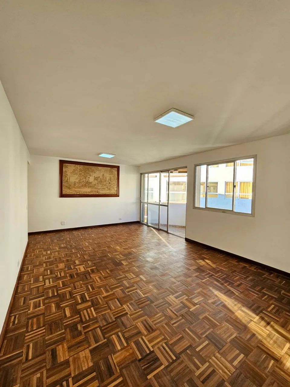 Apartamento espaçoso com 3 quartos no Cabral