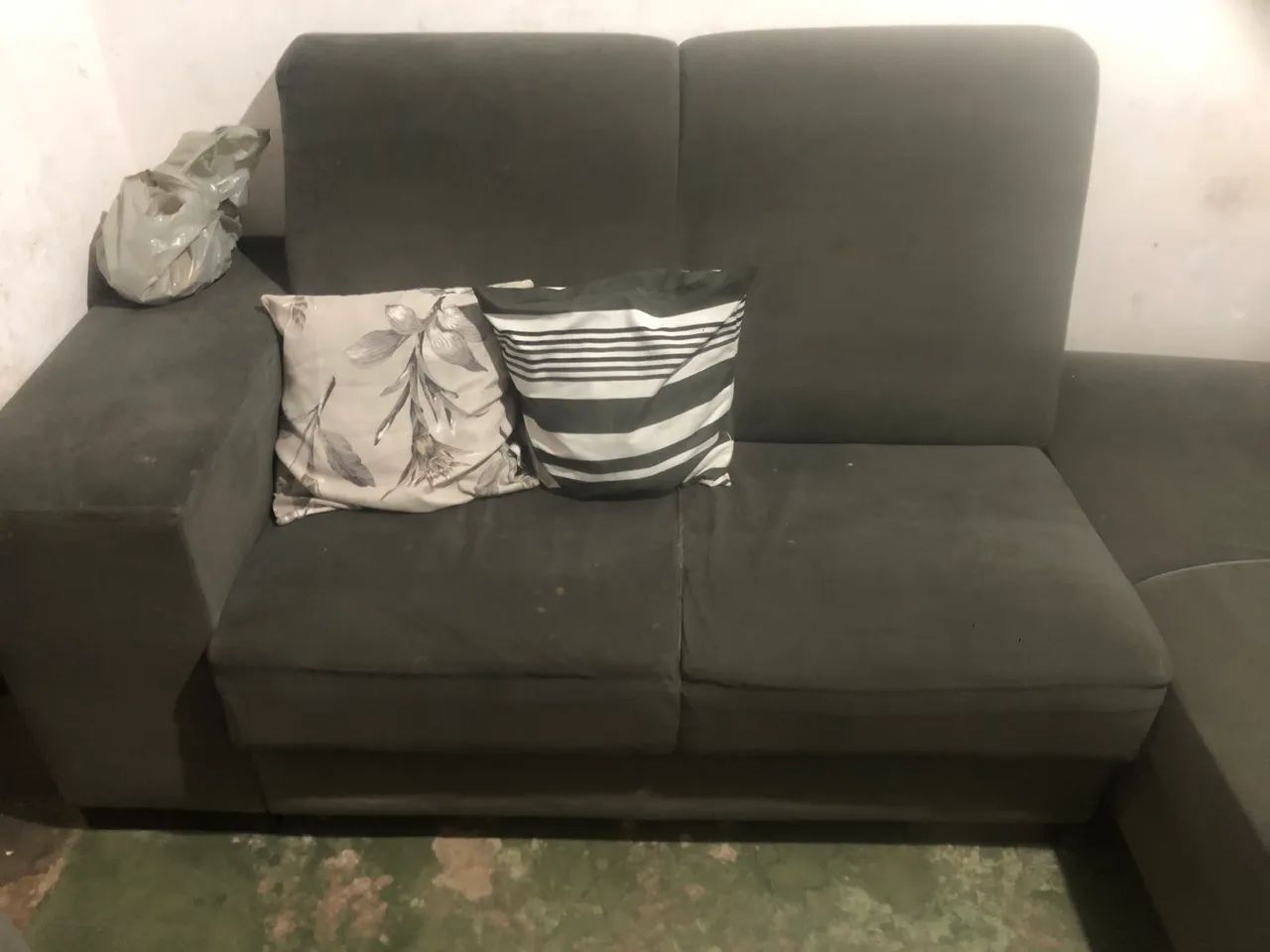 Sofá de L pra vender  - Foto 4